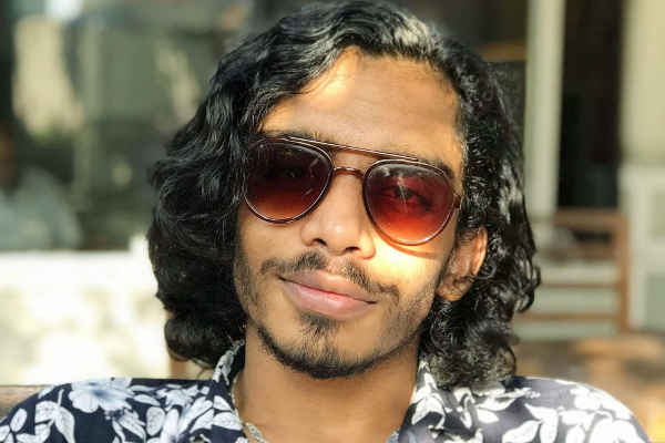 கொழும்பு - வெள்ளவத்தை கடற்கரையில் கத்தியுடன் ஒதுங்கிய வெளிநாட்டவரின் சடலம்! காரணம்? - ஐபிசி தமிழ்