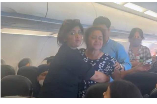 நடுவானில் பறந்த விமானத்தில் அடுத்தடுத்து மயங்கிய பயணிகள் - நடந்தது என்ன? பரபரப்பு சம்பவம்! | Passenger Says 3 Fainted After Ac Stopped Working