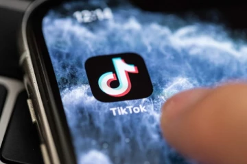 டிக்டாக்கில் வெளியிட்ட வீடியோவால் சிக்கிய சுவிஸ் இளைஞர்