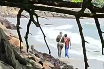 பொலிஸ் அதிகாரியின் செயல் - இணையத்தில் வைரலாகும் காணொளி (video)