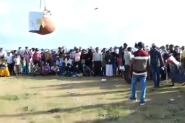 පාර්ලිමේන්තුවේ මැති ඇමතිවරුත් ගාලුමුවදොර අවුරුදු සමරන්න එක් වෙයි..(VIDEO)