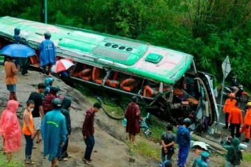 ஜிம்பாப்வேயில் பேருந்து விபத்து: தேவாலயத்திற்குச் சென்ற 35 பேர் பலி!