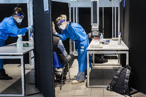 ஒமிக்ரோனினால் ஏற்படும் மரணங்கள் தொடர்பில் வெளியான தகவல்!.. (காணொளி) - ஐபிசி தமிழ்