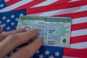 கிரீன் கார்டு தொடர்பில் அமெரிக்கா எச்சரிக்கை