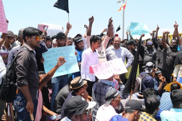 கொந்தளிக்கும் சிங்கள மக்கள்: தமிழ் மக்களின் நிலைப்பாடு என்ன..! - ஐபிசி தமிழ்