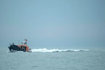 இத்தாலியில் படகு விபத்துக்குள்ளானதில் 28 பேர் உயிரிழப்பு