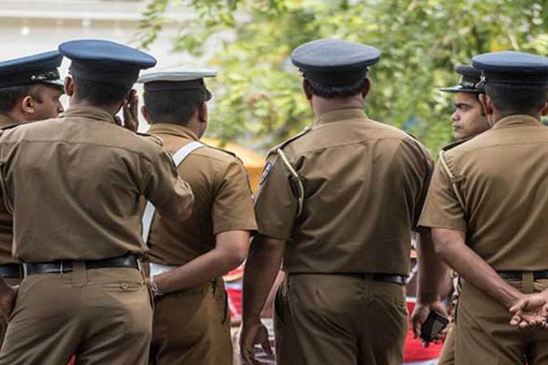 நான்கு வயது மகளை தாக்கிய தாயும் அவரது சட்ட பூர்வமற்ற கணவரும் | Mother And Illegitimate Husband Attak Her Daughter