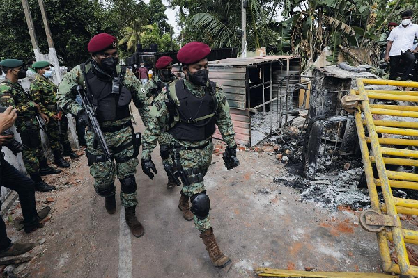 போராட்டக்காரர்களைக் கலைக்க தயாராகிரது இராணுவம்? - ஐபிசி தமிழ்