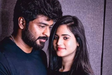 சீரியல் நடிகர் நவீன்-செய்தி வாசிப்பாளர் கண்மணி நிச்சயதார்த்தம் முடிந்தது- அழகிய புகைப்படங்கள்