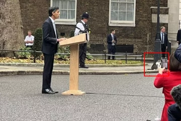 பிரதமர் ரிஷி சுனக்கின் முதல் உரையின் போது கவனத்தை ஈர்த்த பூனை!