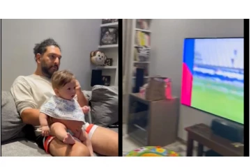 6 சிக்சர்கள் அடித்த தினம் - தன் குழந்தையுடன் பார்த்து மகிழ்ந்த யுவராஜ் சிங் - வைரலாகும் வீடியோ