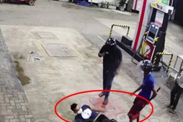 முகக்கவசம் அணியுமாறு   கூறிய எரிபொருள் நிலைய ஊழியரை மூர்க்கமாக தாக்கிய நபர்கள்