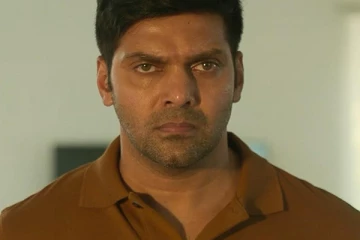 ஆர்யாவா இது.. ஒரே வருடத்தில் உடலை எப்படி மாறி இருக்கிறார் பாருங்க