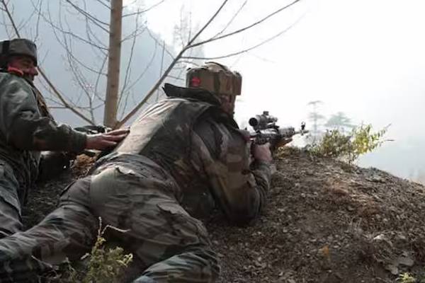 Operation Akhal: பயங்கரவாதிகளுடனான துப்பாக்கிச் சண்டையில் இரண்டு ராணுவ வீரர்கள் உயிரிழப்பு | Two Soldiers Killed In Gunfight With Terrorists