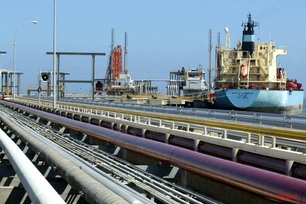 வெனிசுலா எண்ணெய் வருவாய் இனி அமெரிக்காவிற்கு: பாதுகாப்பு உத்தரவு வெளியிட்ட ட்ரம்ப் | Trump Signs Revenue Venezuela Oil