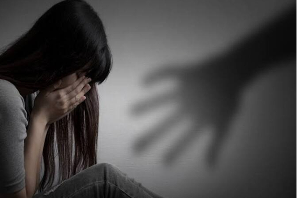 யாழ் பிரபல பாடசாலை ஆசிரியரால் மாணவிகளுக்கு தொடர் தொல்லை! | Teacher Harasses Students In Yali