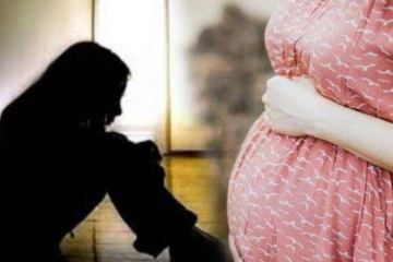 கர்ப்பமாகி குழந்தை பெற்ற 9ம் வகுப்பு சிறுமி; யார் காரணம்? தீவிர விசாரணை