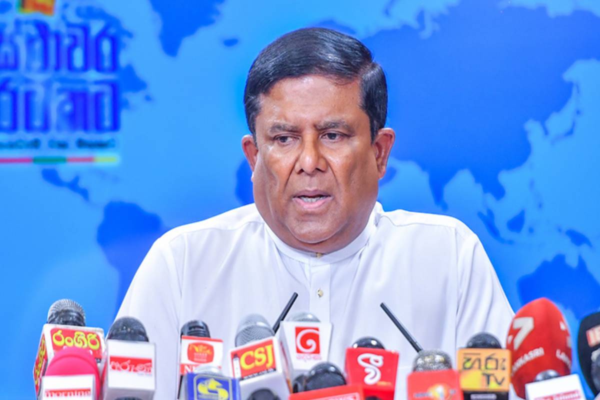 பழைய சம்பவங்களுக்கு வழக்குத் தொடரக் கூடாதாம்! நாமல் கைது தொடர்பில் ரணில் தரப்பின் வியாக்கியானம் | Namal Rajapaksa Arrested