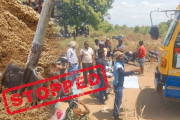 திருகோணமலையில் தொடர்ச்சியாக இடம்பெறும் மணல் அகழ்வு! கொந்தளித்த கிராம மக்கள்(Photos)