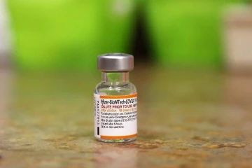 தரவுகளை திருத்தினார்கள்: பைசர் தடுப்பூசி மீது கடும் குற்றச்சாட்டு