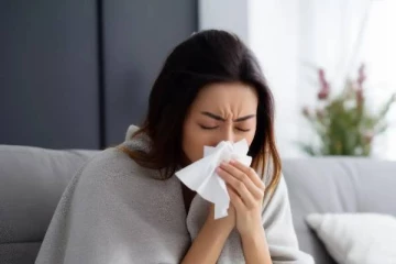 தீவிரமாக பரவும் வைரஸ்; விரைவில் ஊரடங்கு? 4,000 பேர் மருத்துவமனையில் அனுமதி!