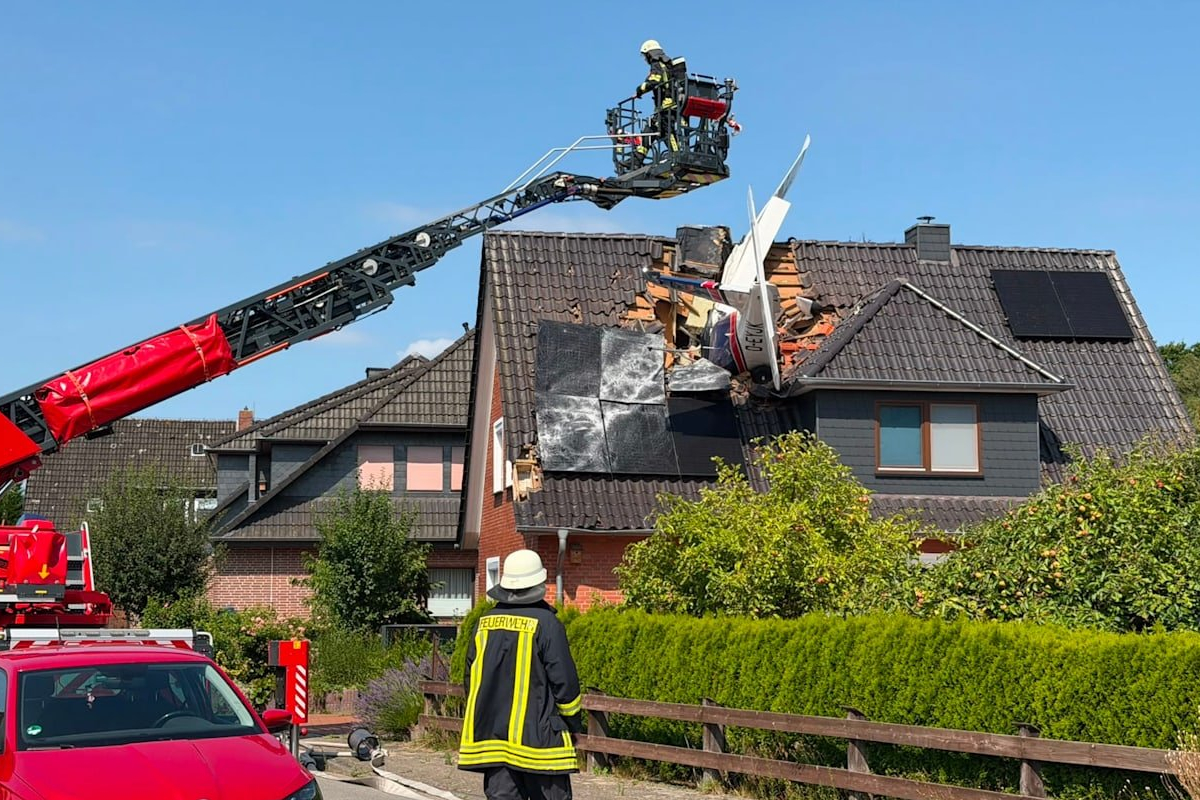 Small-Plane-Crashes-Into-German-House Small-Plane-Crashes-Into-German-House