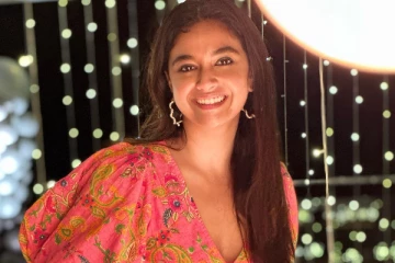 நாயிடம் கெஞ்சிய கீர்த்தி சுரேஷ்! வைரல் வீடியோ