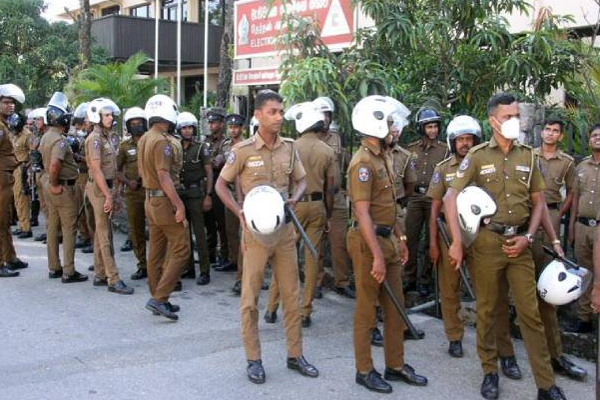 தேர்தல் ஆணைக்குழு முன் திடீரென குவிந்த பொலிஸார்! நீடிக்கும் பரபரப்பு | Police Gathered Suddenly Front Election Commission