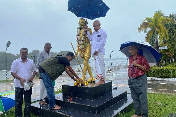 மகாத்மா காந்தியின் 76 ஆவது சிரார்த்த தினம் மட்டக்களப்பில் அனுஷ்டிப்பு - ஐபிசி தமிழ்