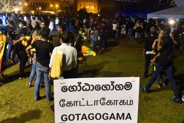 காலி முகத்திடல் ஆர்ப்பாட்டத்திற்குள் நுழைந்த மர்ம நபர்கள்: கண்டுகொள்ளாத பொலிஸார்