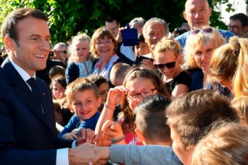 பிரான்ஸ் எடுத்த அதிரடி நடவடிக்கை சமூக ஊடக பயன்பாட்டுக்கு தடை!