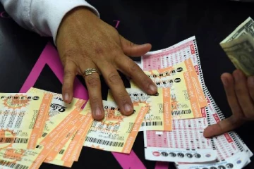 லொட்டரியில் மொத்தமாக ரூ.16,590 கோடி பரிசை அள்ளிய ஒருவர்: வெளியான அவர் பெயர்