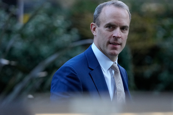 பிரித்தானியாவின் புதிய பிரதிப் பிரதமராக புதியவர் தெரிவு! | Britain S New Deputy Prime Minister Oliver Dowden