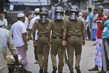 கடந்த 24 மணித்தியாலங்களில் 733 சந்தேக நபர்கள் ; பொலிஸாரின் அதிரடி நடவடிக்கை