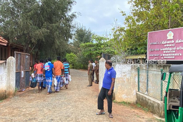 மன்னாரில் கைதான இந்திய கடற்றொழிலாளர்கள்: நீதிமன்றம் பிறப்பித்த உத்தரவு (Photos) | Indian Fishermen Arrested Mannar