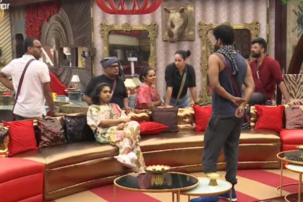 தயவுசெய்து வனிதாவை வெளியே அனுப்புங்க... கெஞ்சும் போட்டியாளர்கள்! பழிவாங்க வனிதா செய்த செயல் | Bigg Boss Ultimate Vanitha Angry Viral Video