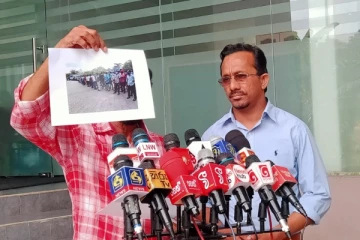 "අපේ විරෝධයට මුහුණ දී ගන්න බැරිව බාල වැඩ කරන්න එපා කියලා කියනවා"...ජාතික ජන බලවේගයේ විරෝධතා පා ගමන කඩාකප්පල් කිරීමට කුලී මැරයන් යොදවයිද...?(PHOTOS)(VIDEOS)
