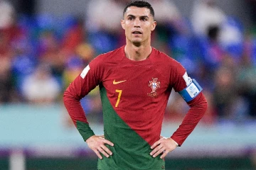 புதிய அணியுடன் ஆண்டுக்கு 175 மில்லியன் ஒப்பந்தம்! பரபரப்பான சூழலில் கையெழுத்திட்ட ரொனால்டோ