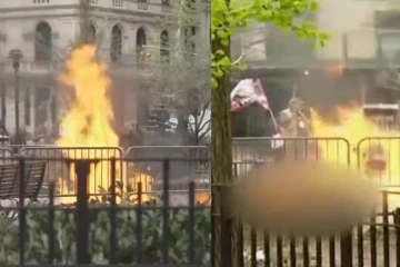 நீதிமன்ற வாசலில் தீக்குளிப்பு- நபர் எடுத்த விபரீத முடிவு! என்ன காரணம்?