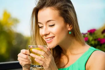 எந்த நோயும்  அணுகாம இருக்கனுமா? காலை எழுந்ததும்  ஒரு டம்ளர் இந்த நீர் குடிங்க!