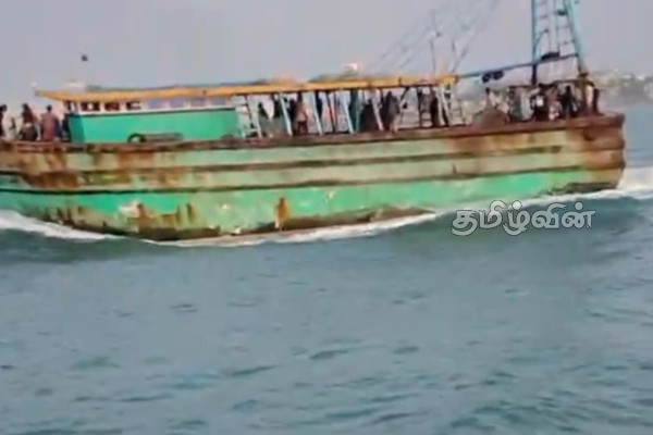 காரைக்கால் கடற்றொழிலாளர்களை கைது செய்த ராமேஸ்வரம் கடற்றொழிலாளர்கள் | Rameswaram Fishermen Arrest