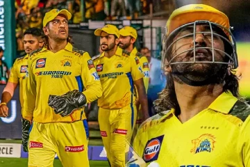 வெளியேறிய சென்னை சூப்பர் கிங்ஸ்..! தனிமையில் அமர்ந்து கலங்கிய தோனி