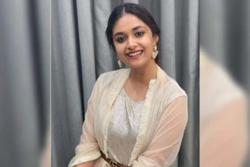 ஸ்கூல் படிக்கும் போதே..! இந்த பிரபலத்தின் மகனா கீர்த்தி சுரேஷ் காதலர்!!வெளியான தகவல்