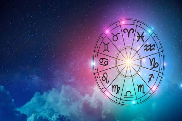 சூரிய கிரகணத்தால் பணத்தை அள்ளப்போகும் 4 ராசிக்காரர்கள் | Astrology Suriya Kiraganam Panaththai Perum Rasi