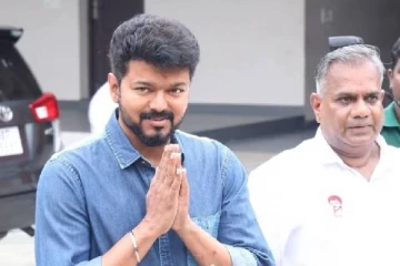 புஸ்ஸி ஆனந்த் மருத்துவமனையில் திடீரென அனுமதி: அதிர்ச்சியில் நேரில் சென்ற விஜய்