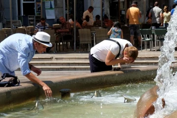 நாடொன்றில் பயங்கரம் கடும் வெப்பத்தால் 1000 பேர் உயிரிழப்பு!