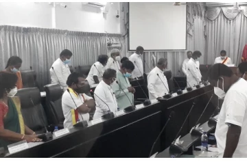 யாழ்.மாநகரசபை அமர்வில் பொலிஸாரின் அராஜகத்துக்கு எதிராக கண்டன தீர்மானம் நிறைவேற்றம்
