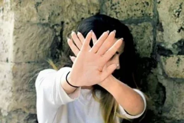 கொரோனா சிகிச்சைக்காக மருத்துவமனையில் சேர்க்கப்பட்ட 14 வயது சிறுமி! இரவு ஷிப்டில் இருந்த ஊழியரால் நேர்ந்த கொடுமை