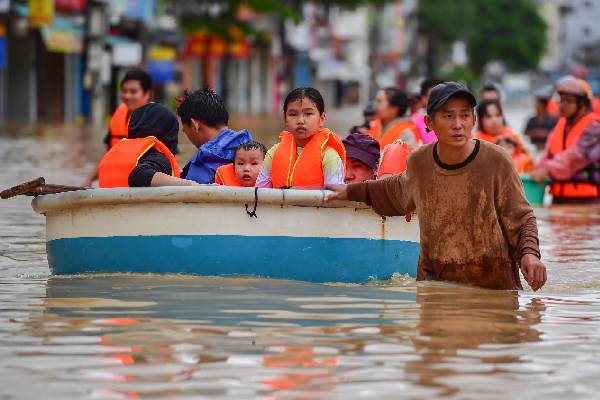 750 கடந்த இறப்பு எண்ணிக்கை... வெள்ளம், நிலச்சரிவால் தத்தளிக்கும் தெற்காசிய நாடொன்று | Death Toll Indonesia Hits 753