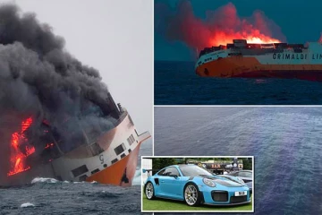 ஆயிரக்கணக்கான சொகுசுக் கார்களுடன் புறப்பட்ட சரக்குக் கப்பலில் திடீர் தீ விபத்து